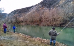 Зимски риболов во Бадар